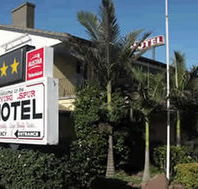 Flying Spur Motel - Sunshine Coast Guide