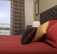 Lady Bay Resort - Sunshine Coast Guide