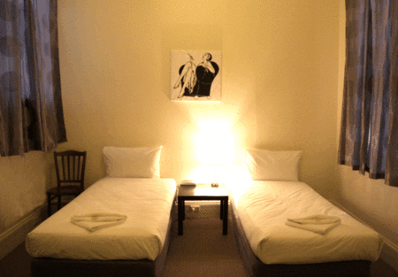 Ambassadors Hotel - Sunshine Coast Guide 2