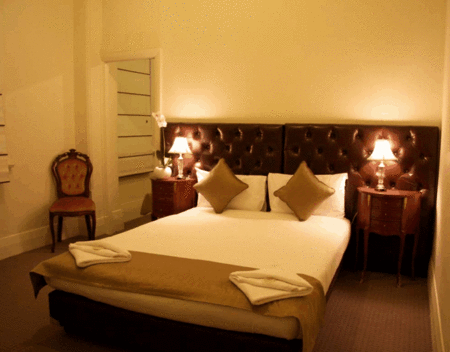 Ambassadors Hotel - Sunshine Coast Guide 3