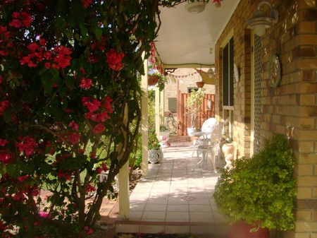Angels Beach Lodge - Sunshine Coast Guide 2
