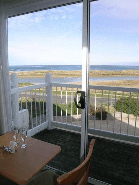A Great Ocean View Motel - Sunshine Coast Guide 1