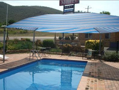 Almond Inn Motel - Sunshine Coast Guide 2