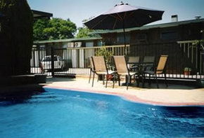 Sun Centre Motel - Sunshine Coast Guide 0