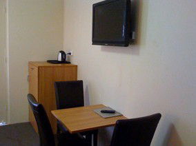 3 Sisters Motel - Sunshine Coast Guide 2