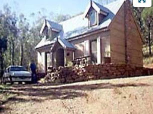 Table Top Mountain Retreat - Sunshine Coast Guide 0