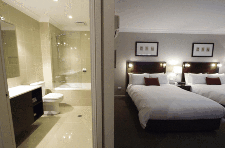 Carlyle Suites & Apartments - Sunshine Coast Guide 1