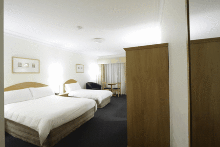 Carlyle Suites & Apartments - Sunshine Coast Guide 3