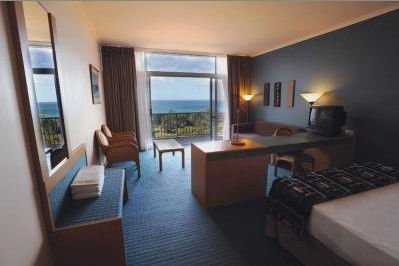 Absolute Beachfront Opal Cove Resort - Sunshine Coast Guide 1
