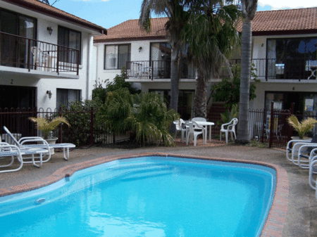 Peninsular Apartments - Sunshine Coast Guide 0