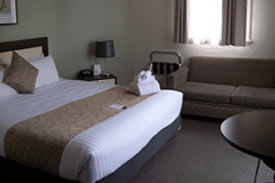 Aarons Hotel - Sunshine Coast Guide 2
