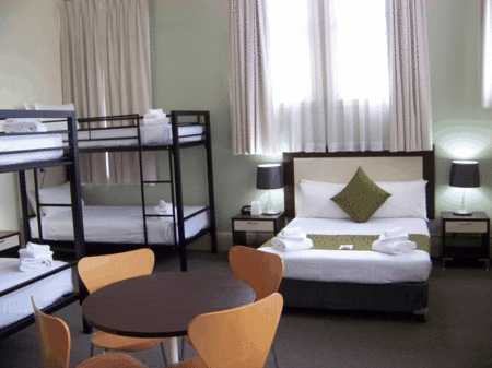 Aarons Hotel - Sunshine Coast Guide 4