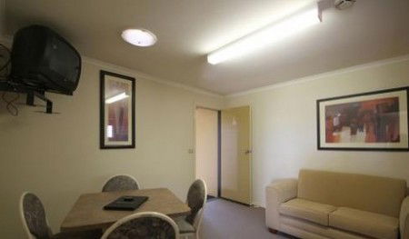 Araluen Motor Lodge - Sunshine Coast Guide 3