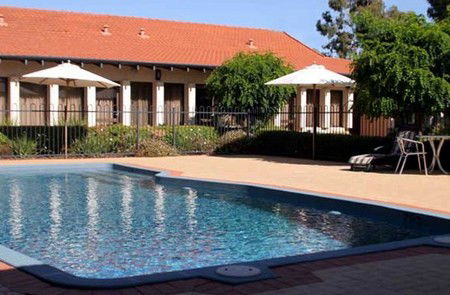 Banksia Motel - Sunshine Coast Guide 1