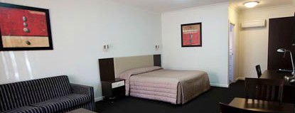 Charles Sturt Motor Inn - Sunshine Coast Guide 0