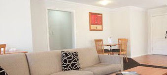 Charles Sturt Motor Inn - Sunshine Coast Guide 4
