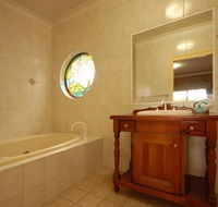 Country Gardens Motor Inn - Sunshine Coast Guide