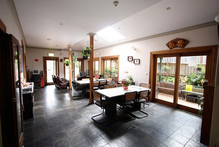 Alishan International Guesthouse - Sunshine Coast Guide 5