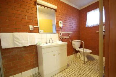 Junction Motor Inn - Sunshine Coast Guide 3