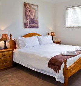 Cayambe View Bed & Breakfast - Sunshine Coast Guide 2