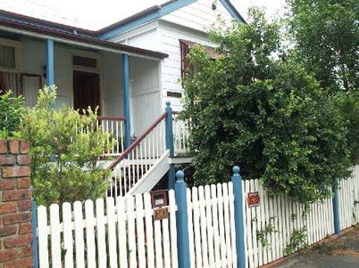 Eskdale Bed And Breakfast - Sunshine Coast Guide 0