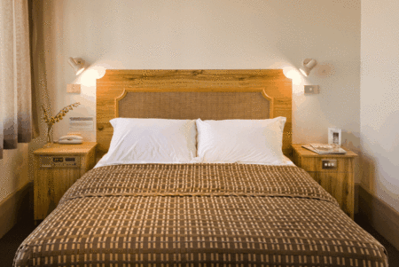 Adelaide Paringa Motel - Sunshine Coast Guide 1