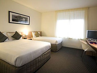 Hotel Ibis Melbourne - Sunshine Coast Guide 2