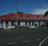 Caledonian Inn Hotel Motel - Sunshine Coast Guide