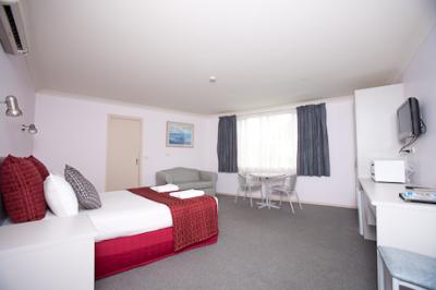 Hume Villa Motor Inn - Sunshine Coast Guide 3