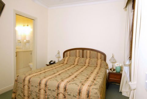 Rothbury On Ann Heritage Apartment Hotel - Sunshine Coast Guide 2