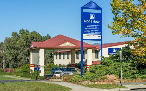 Alpha Hotel Canberra - Sunshine Coast Guide 0