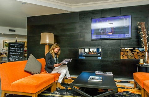 Alpha Hotel Canberra - Sunshine Coast Guide 2