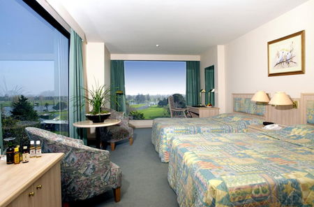 Bayview On The Park Hotel - Sunshine Coast Guide 4