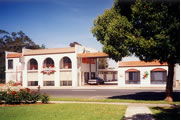 El Toro Motel - Sunshine Coast Guide 0