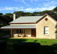 Dudley Villa - Sunshine Coast Guide