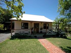 McLaren Cottage - Sunshine Coast Guide 0