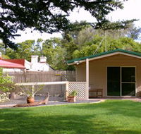 Shiralea Country Cottage - Sunshine Coast Guide