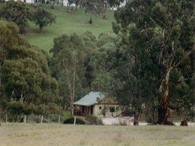 Wuthering Heights - Bronte Manor - Sunshine Coast Guide 0