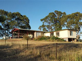 Clare View Accommodation - Clare View Cottage - Sunshine Coast Guide 0