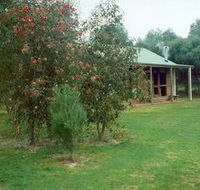 Murray's Country Cottages - Sunshine Coast Guide