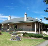 Seaview Lodge K.I. - Sunshine Coast Guide