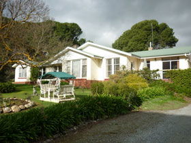 Cape Jervis Station - Sunshine Coast Guide 0