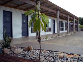 Marion Bay Motel - Sunshine Coast Guide 0