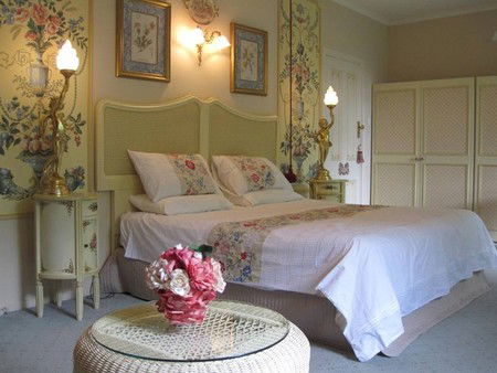 Rose Villa - Sunshine Coast Guide 1