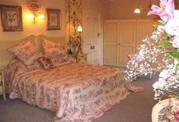 Rose Villa - Sunshine Coast Guide 2