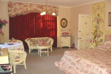 Rose Villa - Sunshine Coast Guide 3