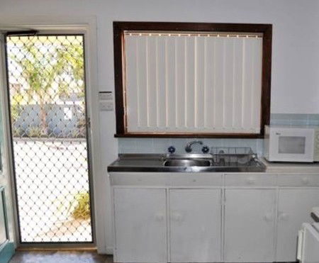 Yorke's Holiday Units - Sunshine Coast Guide 2