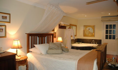 Paringa House B&B Stone Cottages - Sunshine Coast Guide 4