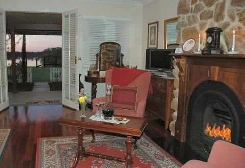 Paringa House B&B Stone Cottages - Sunshine Coast Guide 6