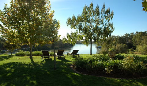 Paringa House B&B Stone Cottages - Sunshine Coast Guide 8